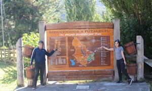Letrero de bienvenida a futaleufú