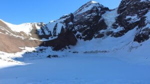 Laguna y Glaciar el Morado congelado
